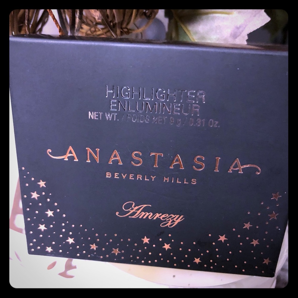 ABH X Amrezy Highlighter